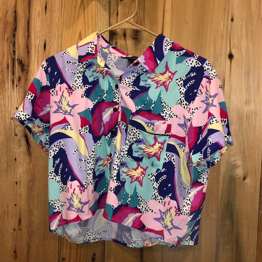 Retro Button Down Cropped Top - Picture 2 of 4